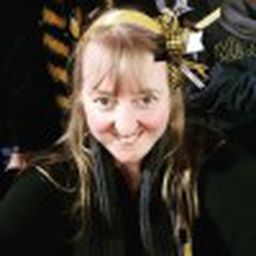 Nadine van Riet-Campbell